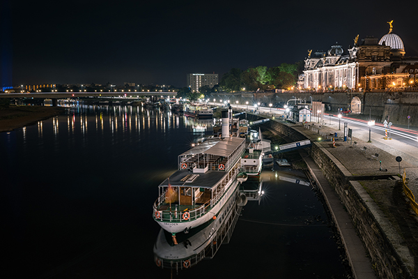Germany_Dresden_Rivers_Riverboat_Street_lights