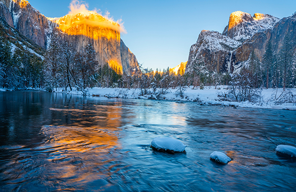 USA_Parks_Mountains_Rivers_Yosemite_Crag