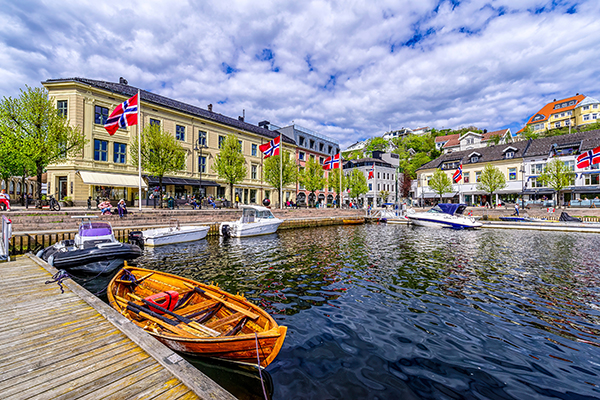 Norway_Houses_Marinas_Boats_Arendal_Flag